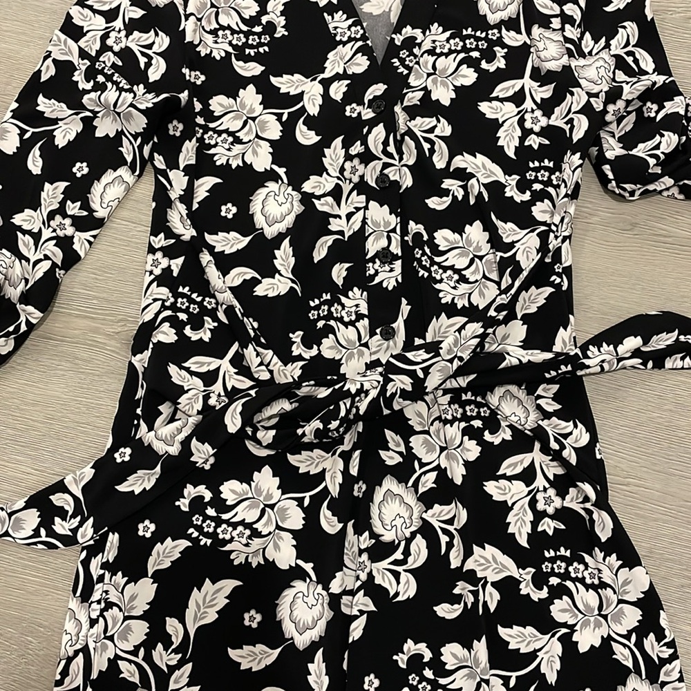 White House Black Market Floral Dress - Picture 2 of 5